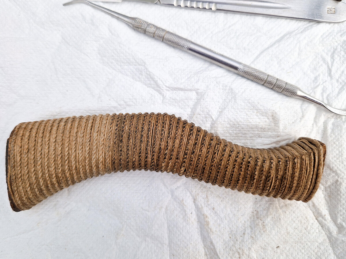 13. att. Darba process - roktura auklas aptinuma tīrīšana. Foto: Gints Ajausks